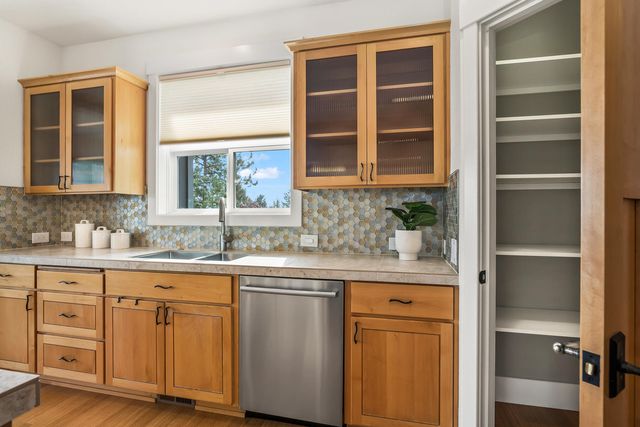 3160 NW Colonial Drive, Bend, OR 97703