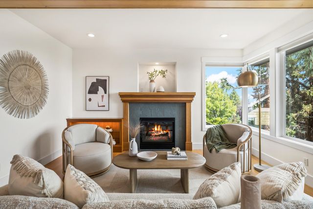 3160 NW Colonial Drive, Bend, OR 97703