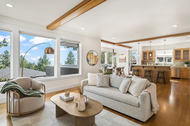 3160 NW Colonial Drive, Bend, OR 97703