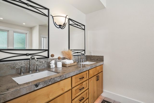 3160 NW Colonial Drive, Bend, OR 97703