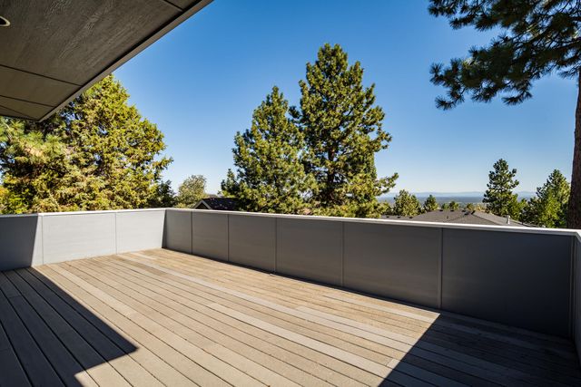 3160 NW Colonial Drive, Bend, OR 97703
