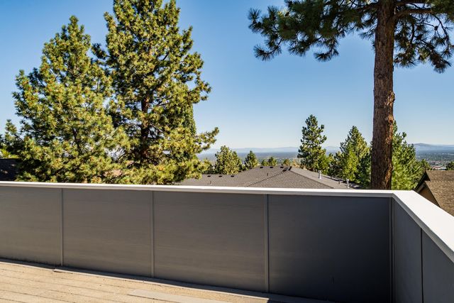 3160 NW Colonial Drive, Bend, OR 97703