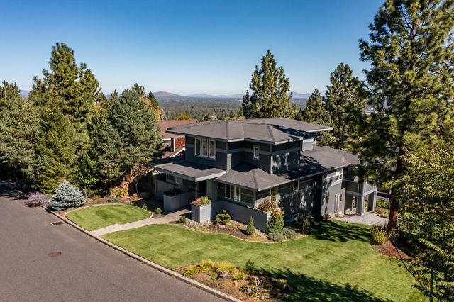 3160 NW Colonial Drive, Bend, OR 97703