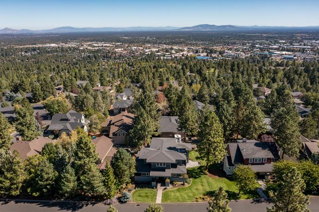 3160 NW Colonial Drive, Bend, OR 97703