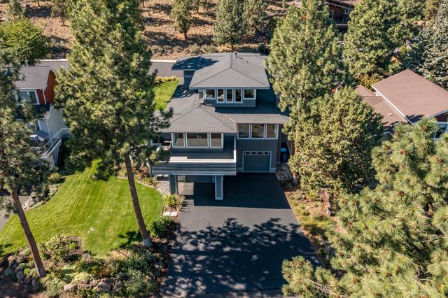 3160 NW Colonial Drive, Bend, OR 97703