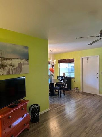 16 Vista Palm Lane 205, Vero Beach, FL 32962