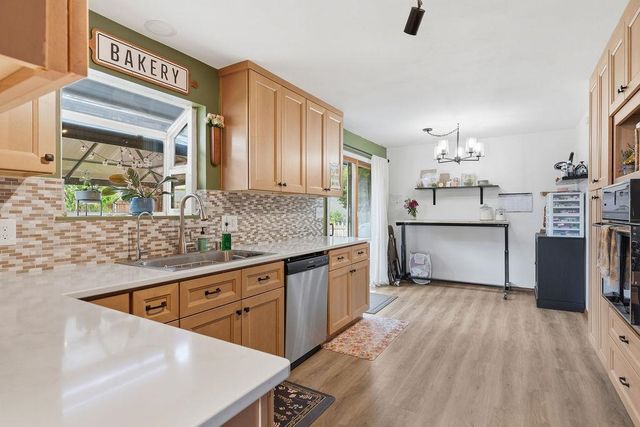 1907 W TONI RAE Dr, Spokane, WA 99218
