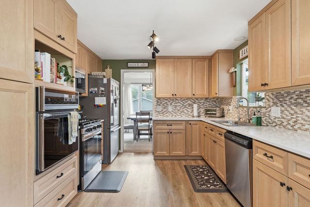 1907 W TONI RAE Dr, Spokane, WA 99218