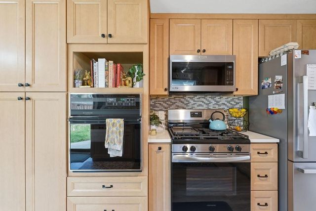 1907 W TONI RAE Dr, Spokane, WA 99218