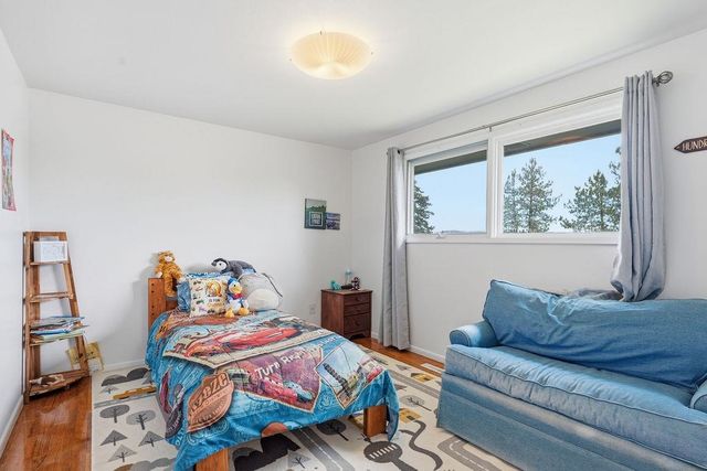 1907 W TONI RAE Dr, Spokane, WA 99218