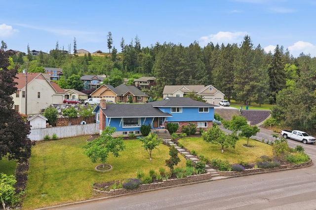 1907 W TONI RAE Dr, Spokane, WA 99218