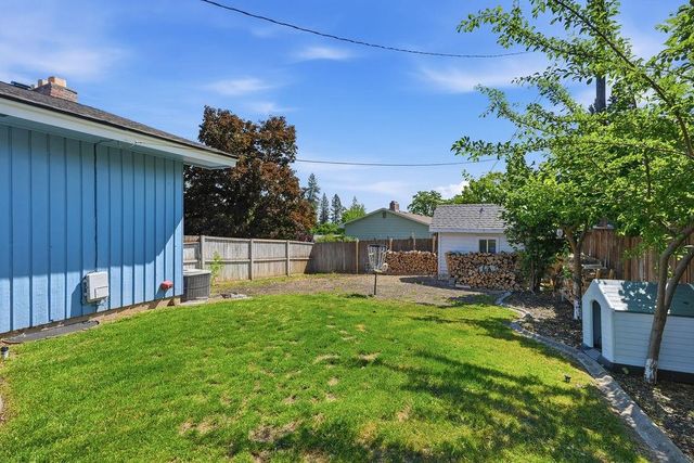 1907 W TONI RAE Dr, Spokane, WA 99218