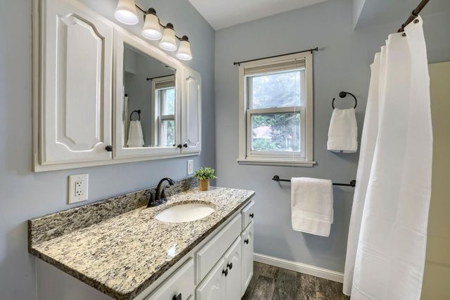 3019 W Old Shakopee Road W, Bloomington, MN 55431