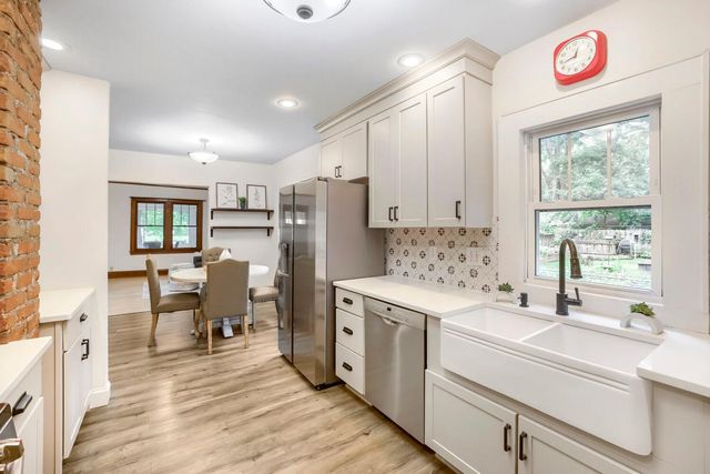 3019 W Old Shakopee Road W, Bloomington, MN 55431