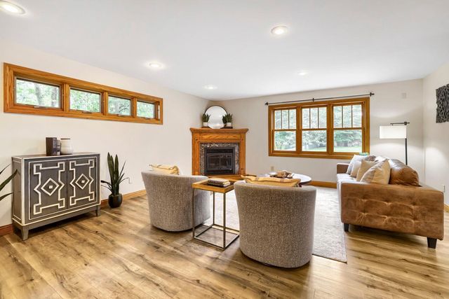 3019 W Old Shakopee Road W, Bloomington, MN 55431