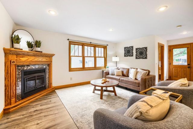 3019 W Old Shakopee Road W, Bloomington, MN 55431