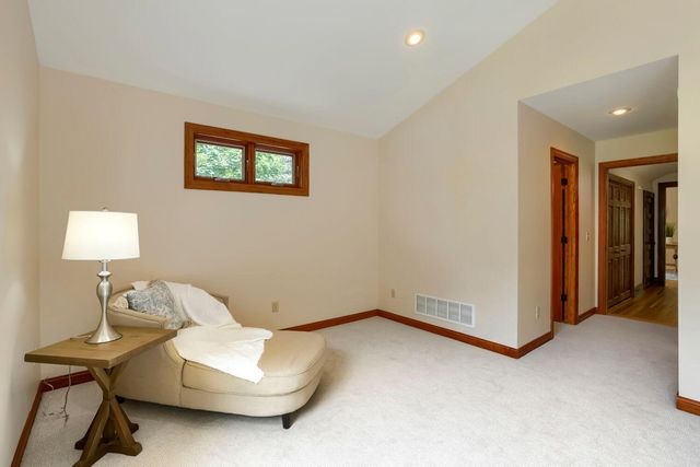 3019 W Old Shakopee Road W, Bloomington, MN 55431