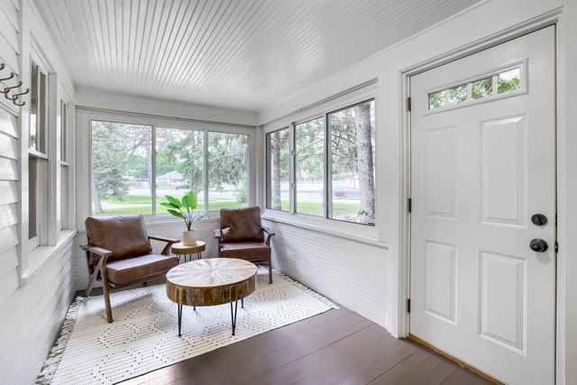 3019 W Old Shakopee Road W, Bloomington, MN 55431