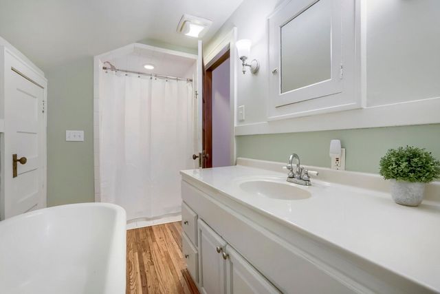 3019 W Old Shakopee Road W, Bloomington, MN 55431