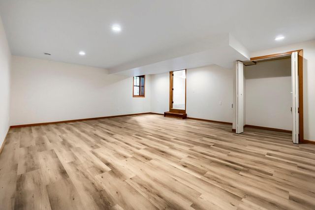 3019 W Old Shakopee Road W, Bloomington, MN 55431