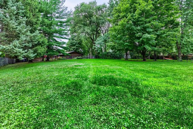 3019 W Old Shakopee Road W, Bloomington, MN 55431