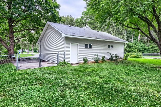 3019 W Old Shakopee Road W, Bloomington, MN 55431