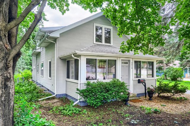 3019 W Old Shakopee Road W, Bloomington, MN 55431