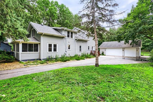 3019 W Old Shakopee Road W, Bloomington, MN 55431