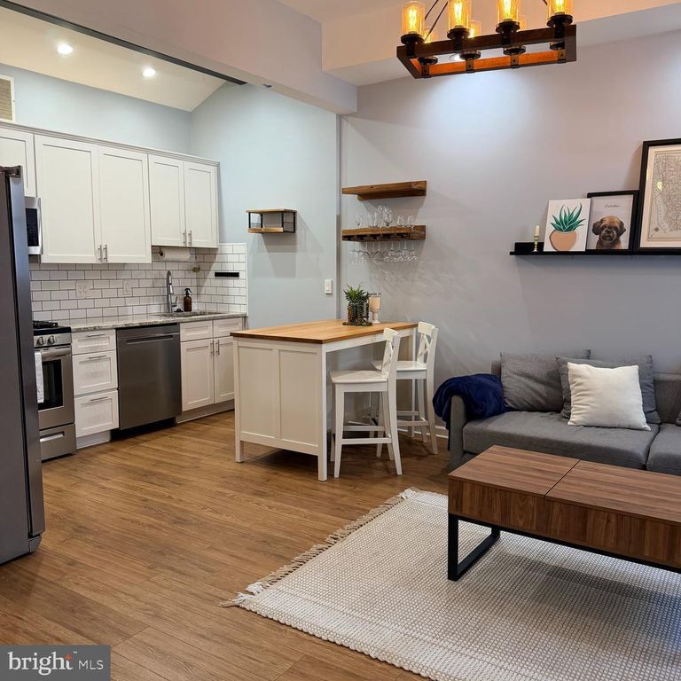4406 BAKER ST, Philadelphia, PA 19127