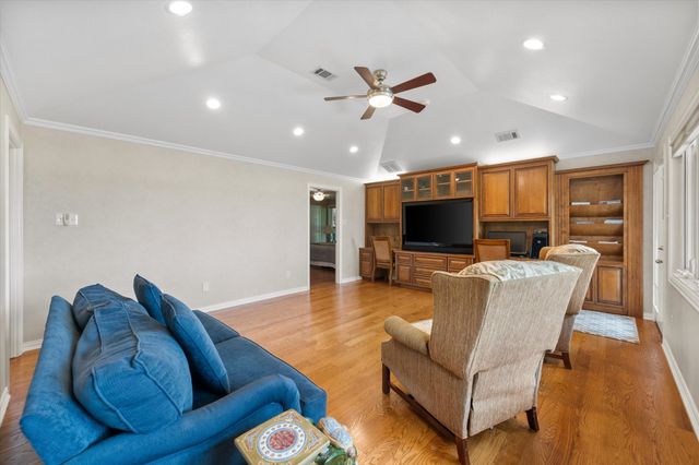 1328 Bear Creek Road, Cedar Hill, TX 75104