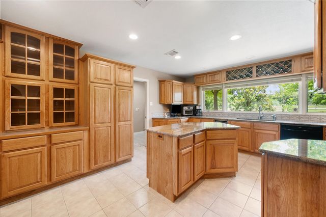 1328 Bear Creek Road, Cedar Hill, TX 75104