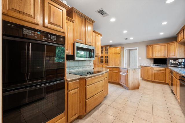 1328 Bear Creek Road, Cedar Hill, TX 75104