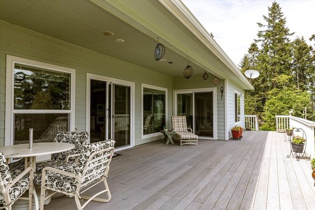 152 E Morris Road, Coupeville, WA 98239