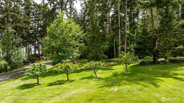 152 E Morris Road, Coupeville, WA 98239