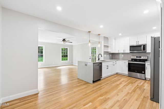 412 Pinecroft Drive, Raleigh, NC 27609