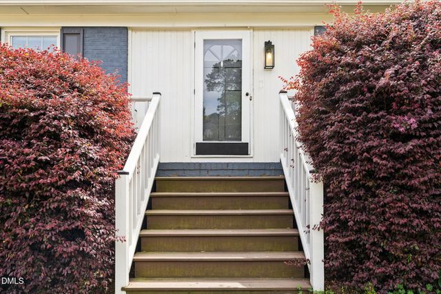 412 Pinecroft Drive, Raleigh, NC 27609