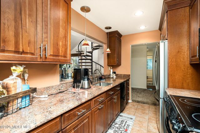 619 Hanover Drive, Wrightstown, NJ 08562
