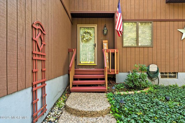 619 Hanover Drive, Wrightstown, NJ 08562