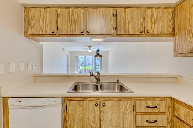 601 Sabal Ridge Circle A, Palm Beach Gardens, FL 33418
