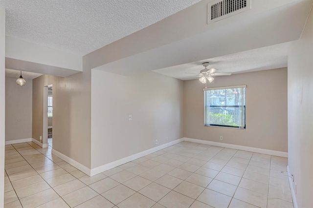 601 Sabal Ridge Circle A, Palm Beach Gardens, FL 33418