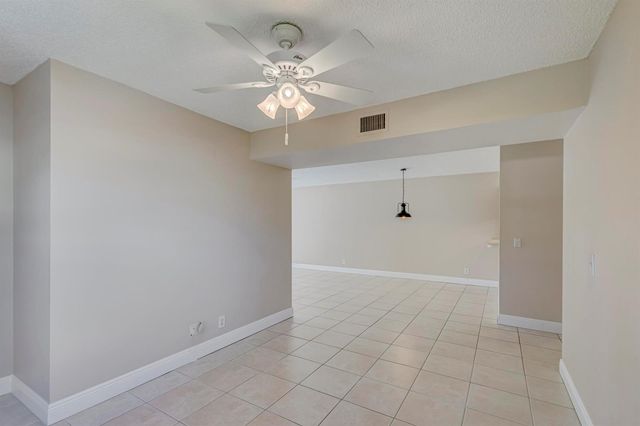 601 Sabal Ridge Circle A, Palm Beach Gardens, FL 33418