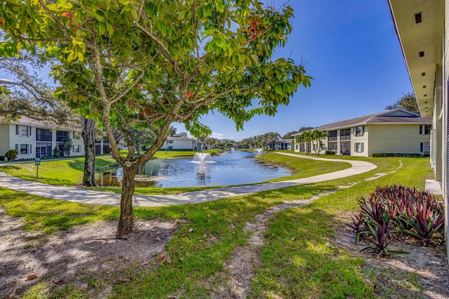 601 Sabal Ridge Circle A, Palm Beach Gardens, FL 33418