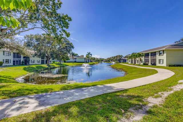 601 Sabal Ridge Circle A, Palm Beach Gardens, FL 33418