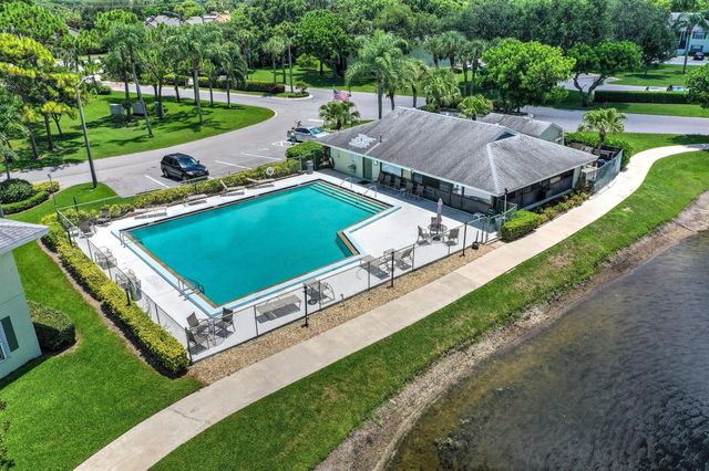 601 Sabal Ridge Circle A, Palm Beach Gardens, FL 33418