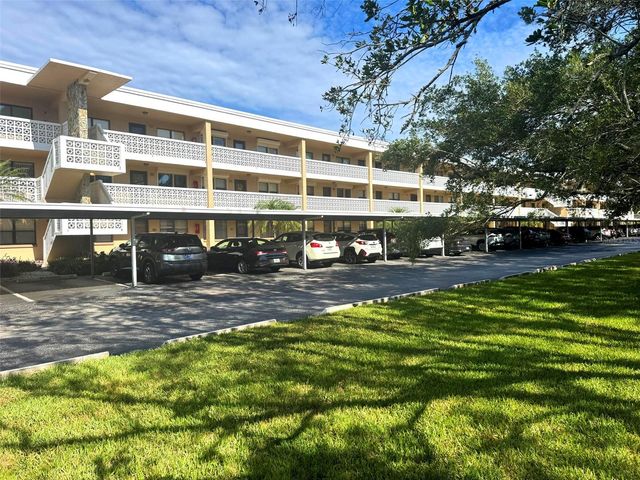 5080 LOCUST STREET NE 219, St Petersburg, FL 33703