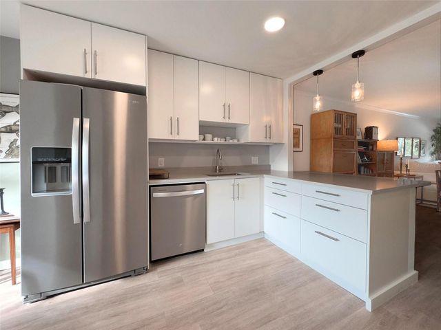 5080 LOCUST STREET NE 219, St Petersburg, FL 33703