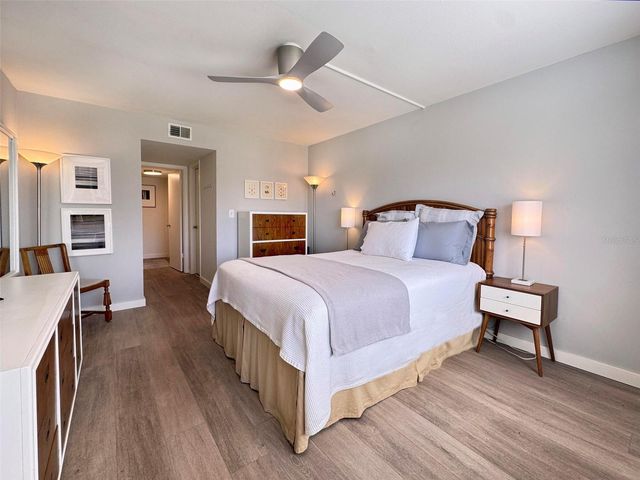 5080 LOCUST STREET NE 219, St Petersburg, FL 33703