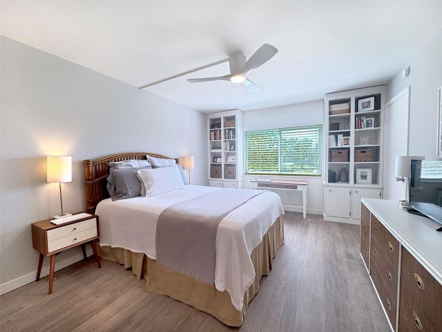 5080 LOCUST STREET NE 219, St Petersburg, FL 33703