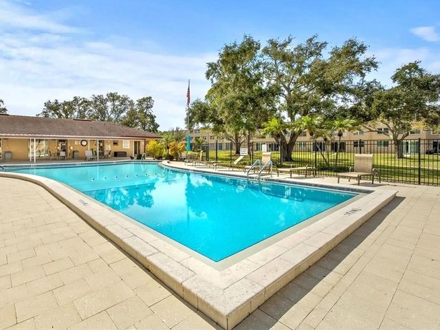5080 LOCUST STREET NE 219, St Petersburg, FL 33703