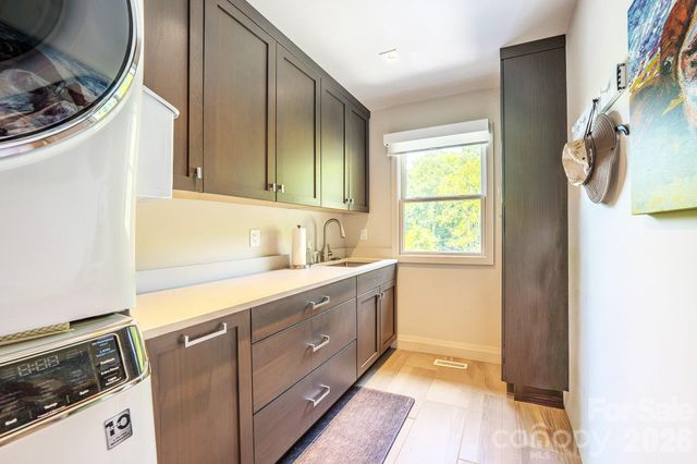 294 Red Knob Lane, Marshall, NC 28753